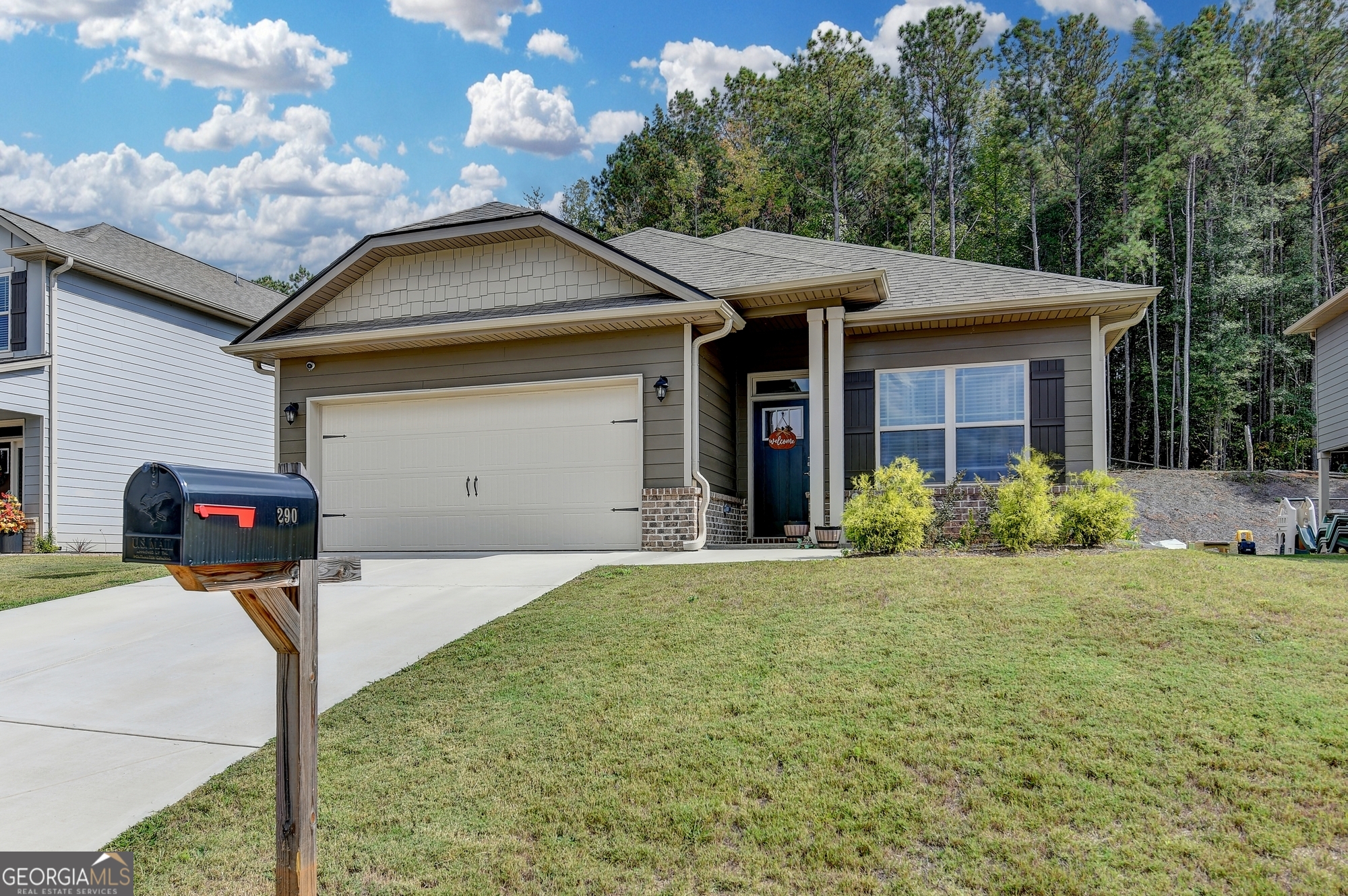 290 Magnolia Villas DR