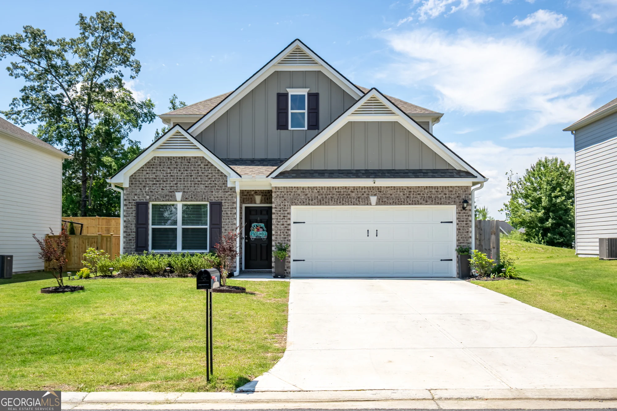 10 Majestic Oaks Way NE