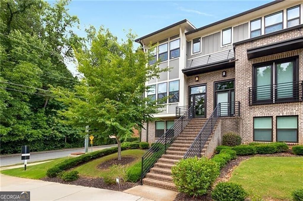 Photo of 3571 Blair Circle NE, Atlanta, GA 30319 (MLS # 10759930)