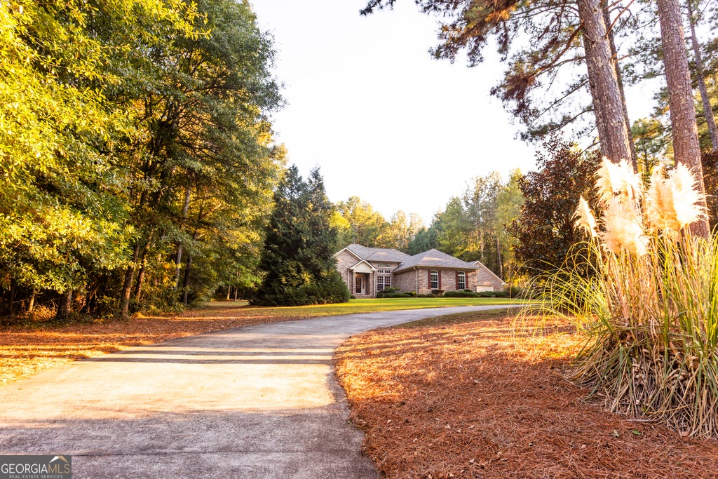 Photo of 681 Alcova Drive, Social Circle, GA 30025 (MLS # 10875763)