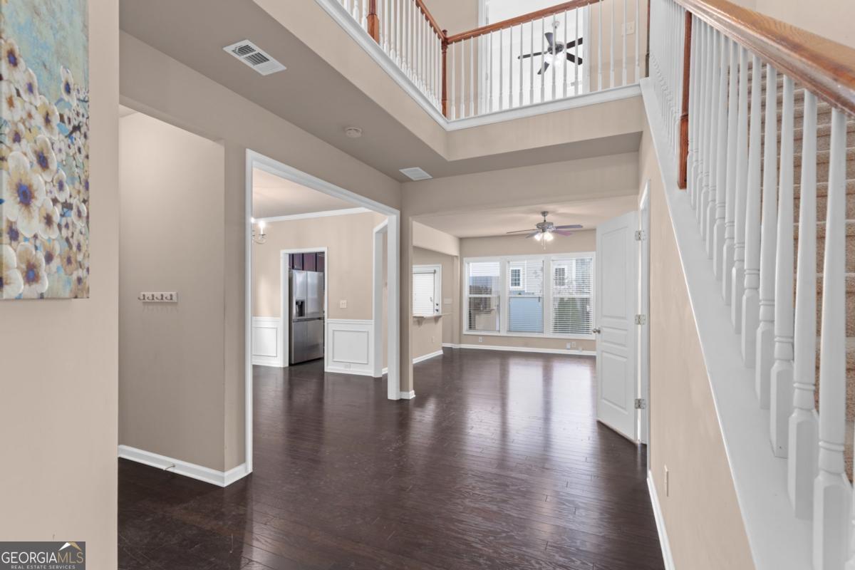 1212 Lake Point WAY