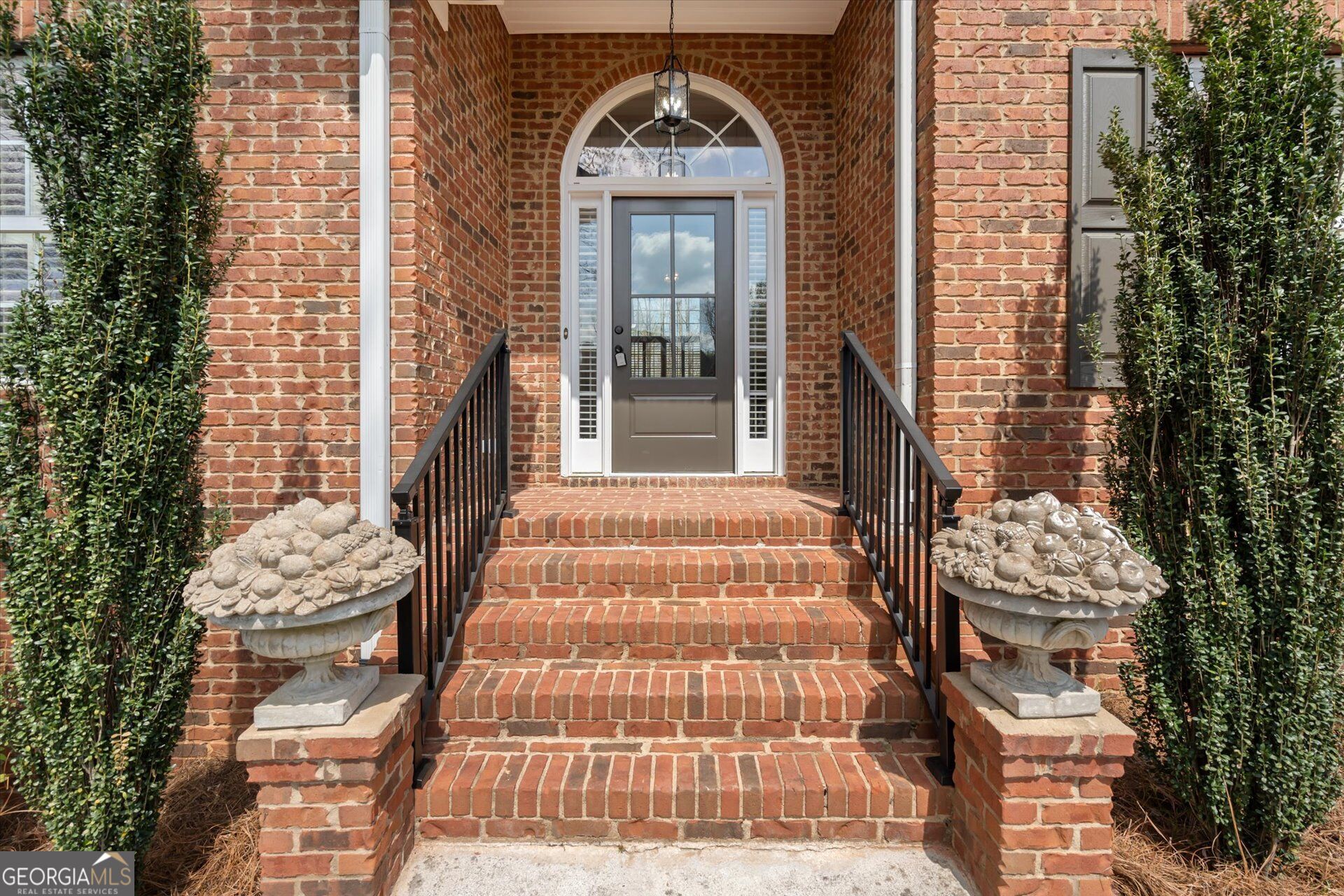 304 Pinehurst WAY