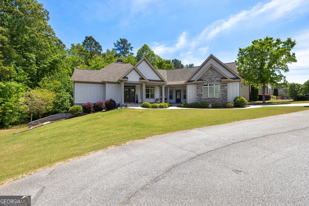 Photo of 415 Vanderbilt Parkway, Newnan, GA 30265 (MLS # 10766115)
