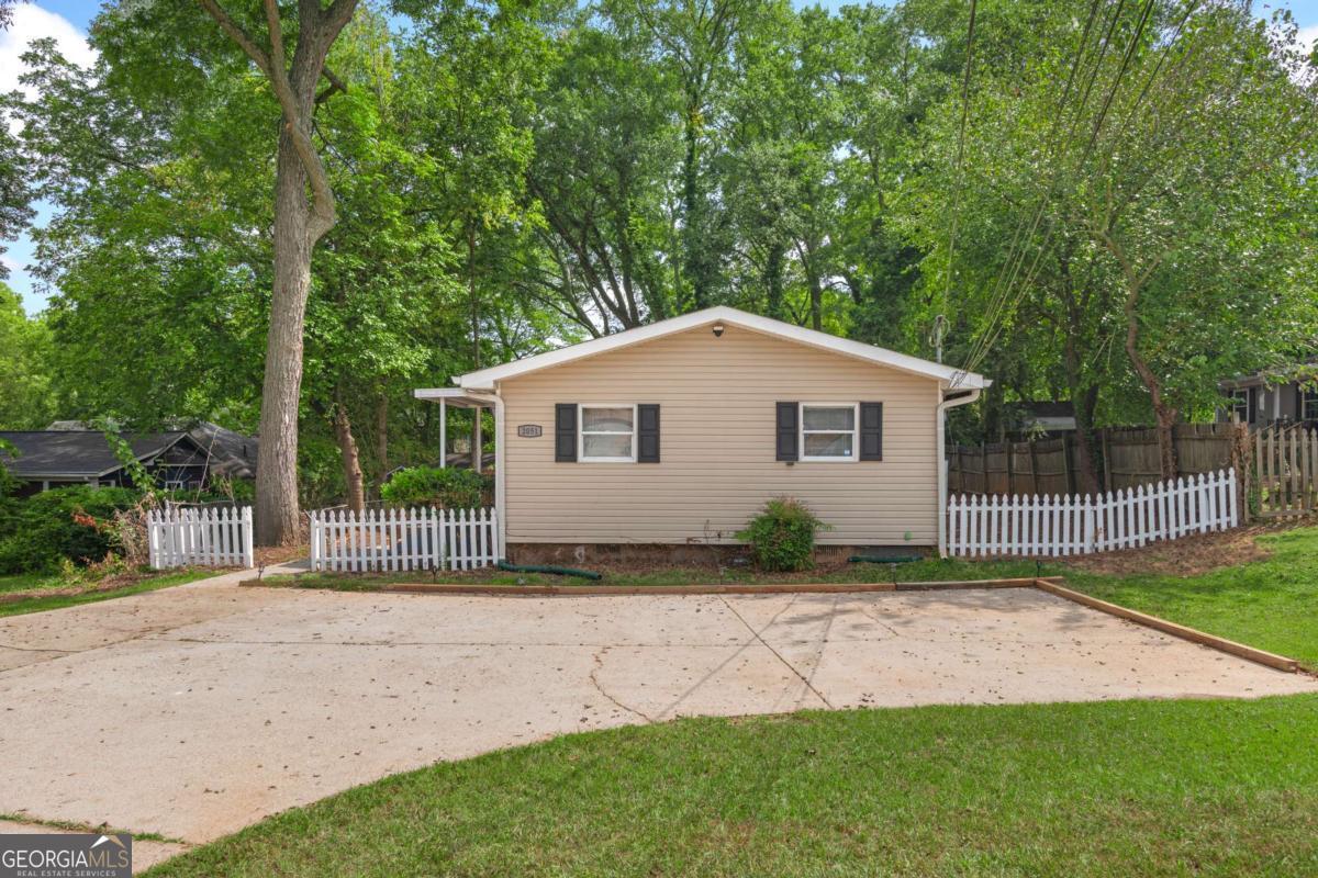 2051 College AVE NE A