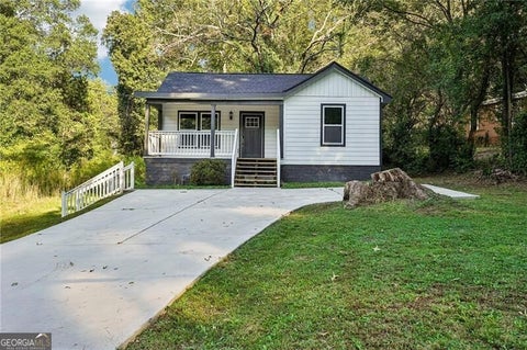 Photo of 665 S Eugenia Place NW, Atlanta, GA 30318 (MLS # 10873143)