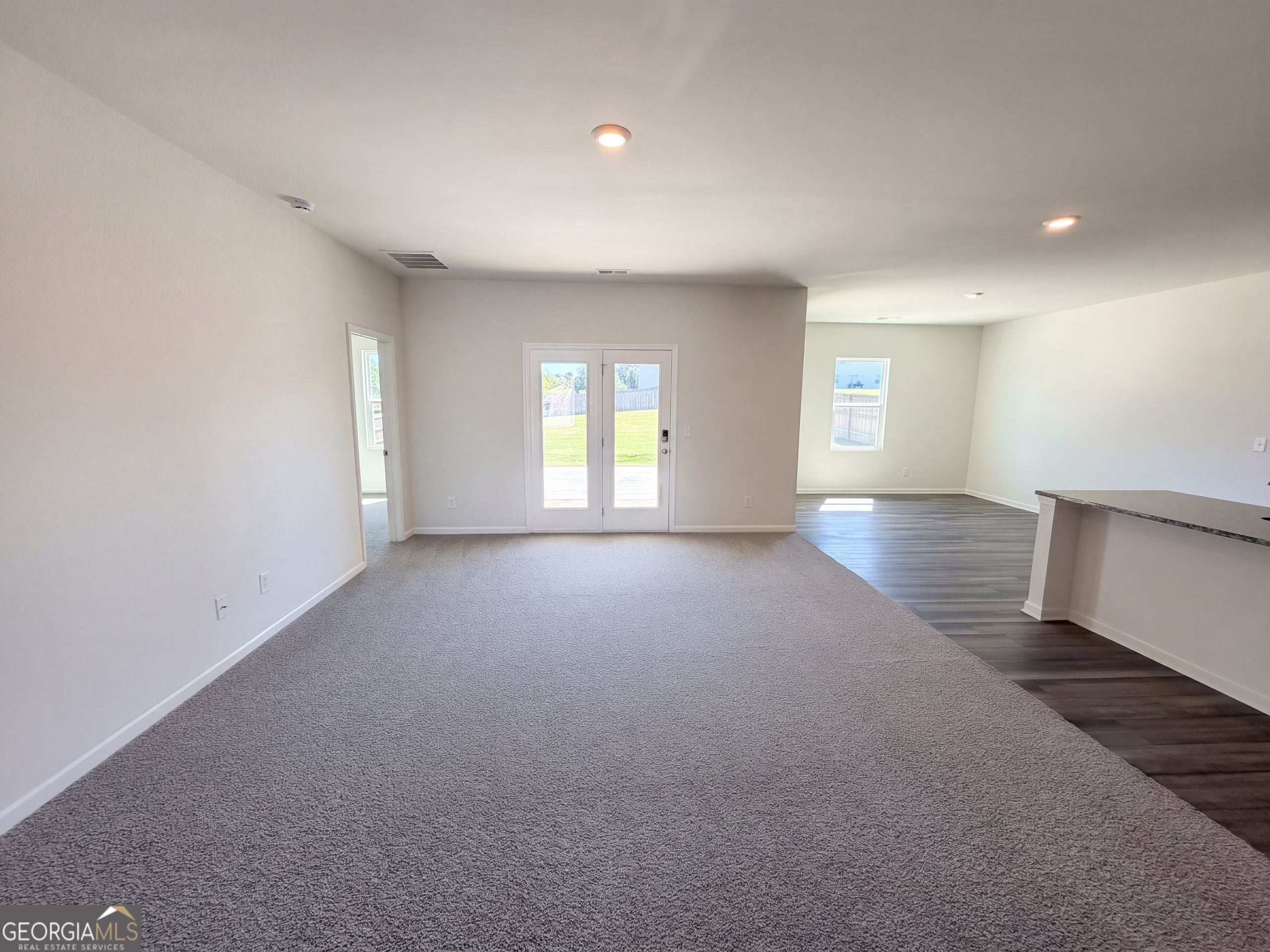 62 Pond CT