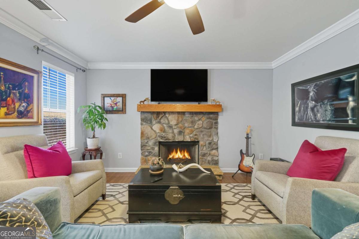 263 Lakeside DR