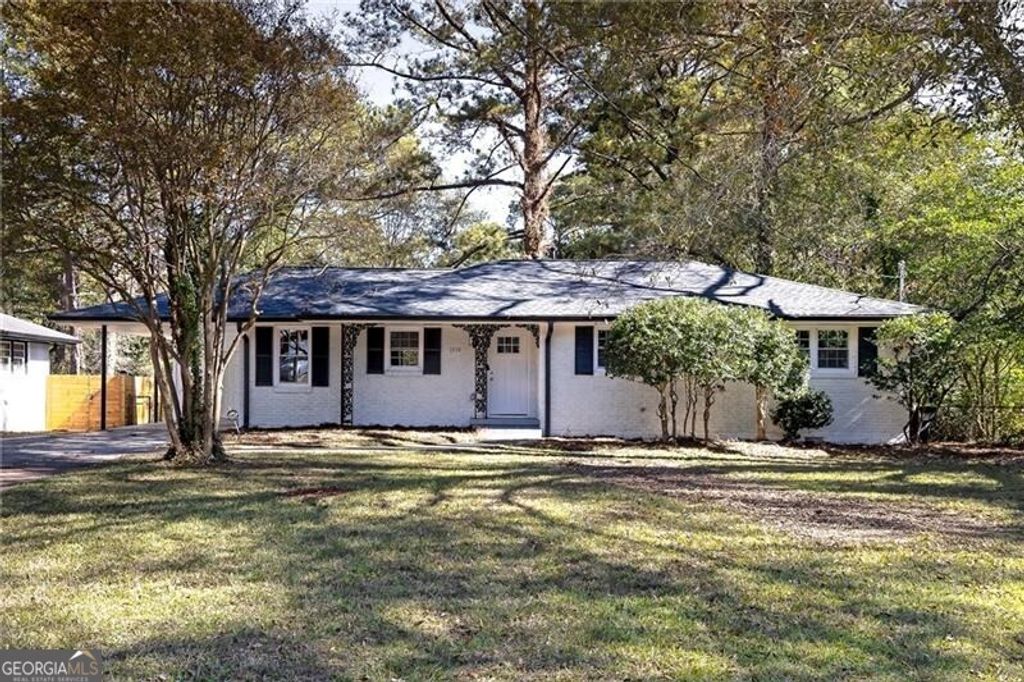 Photo of 1914 Derrill Drive, Decatur, GA 30032 (MLS # 10762584)