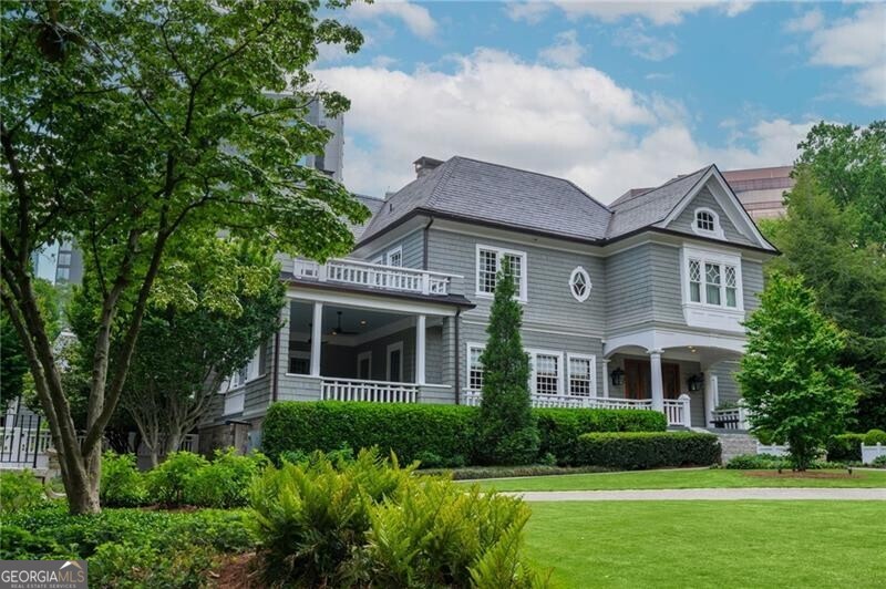 210 Peachtree CIR NE