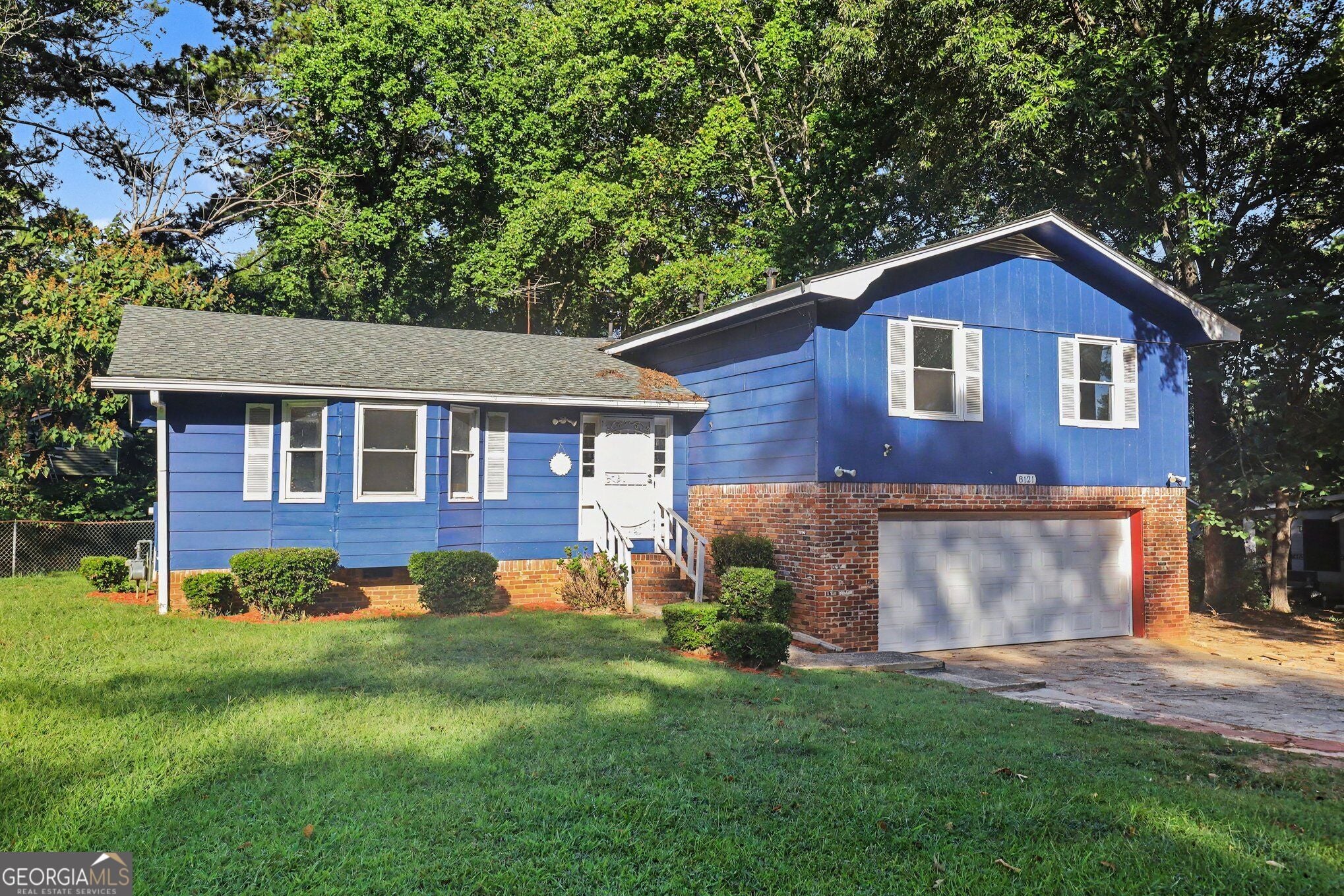 8121 Woodcliff TRL