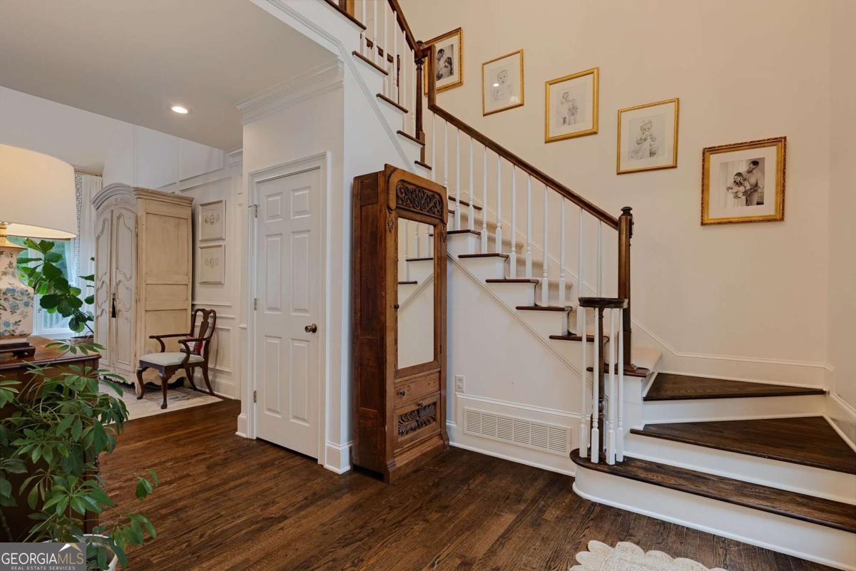 152 Thornhill DR