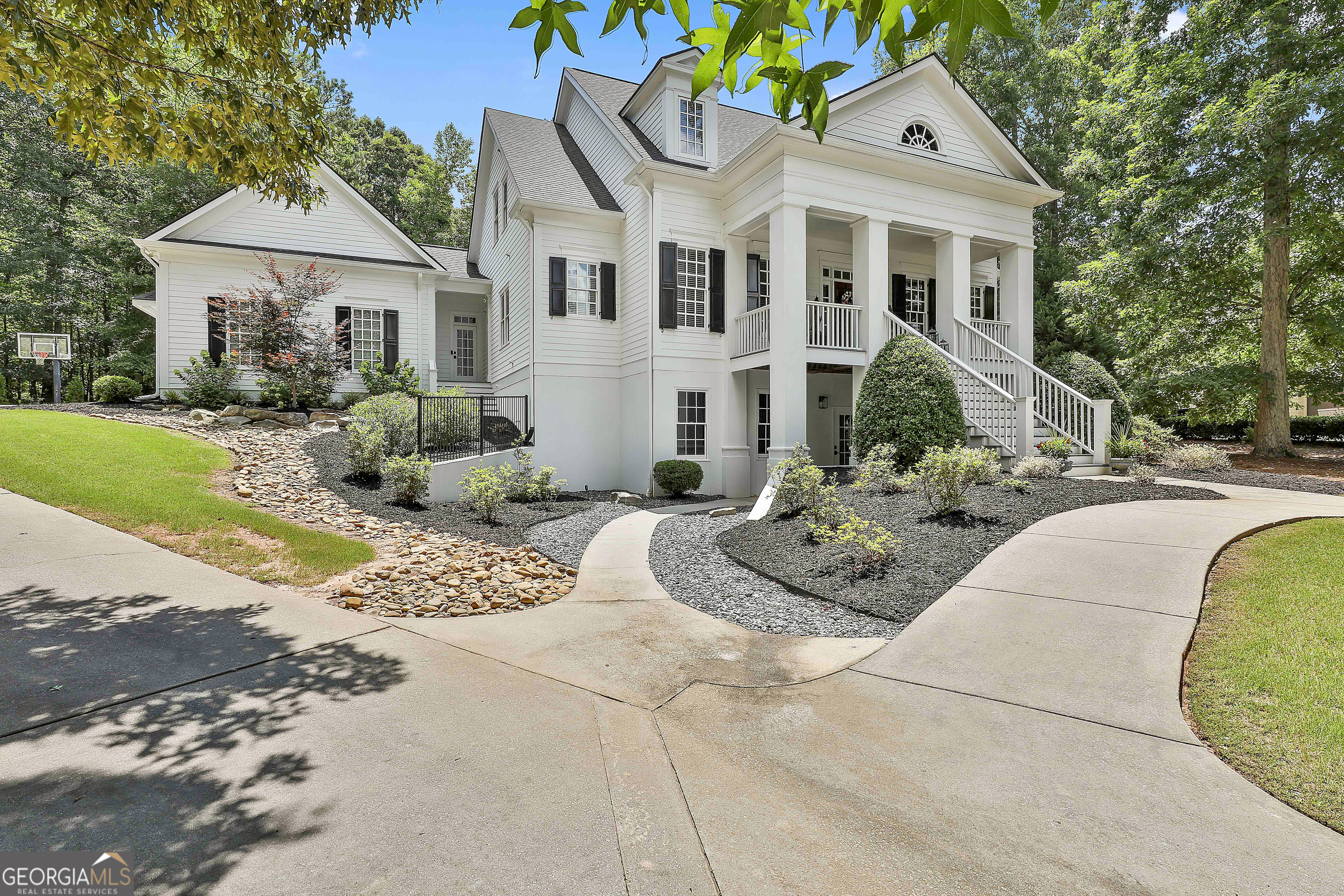 275 Sidney LN