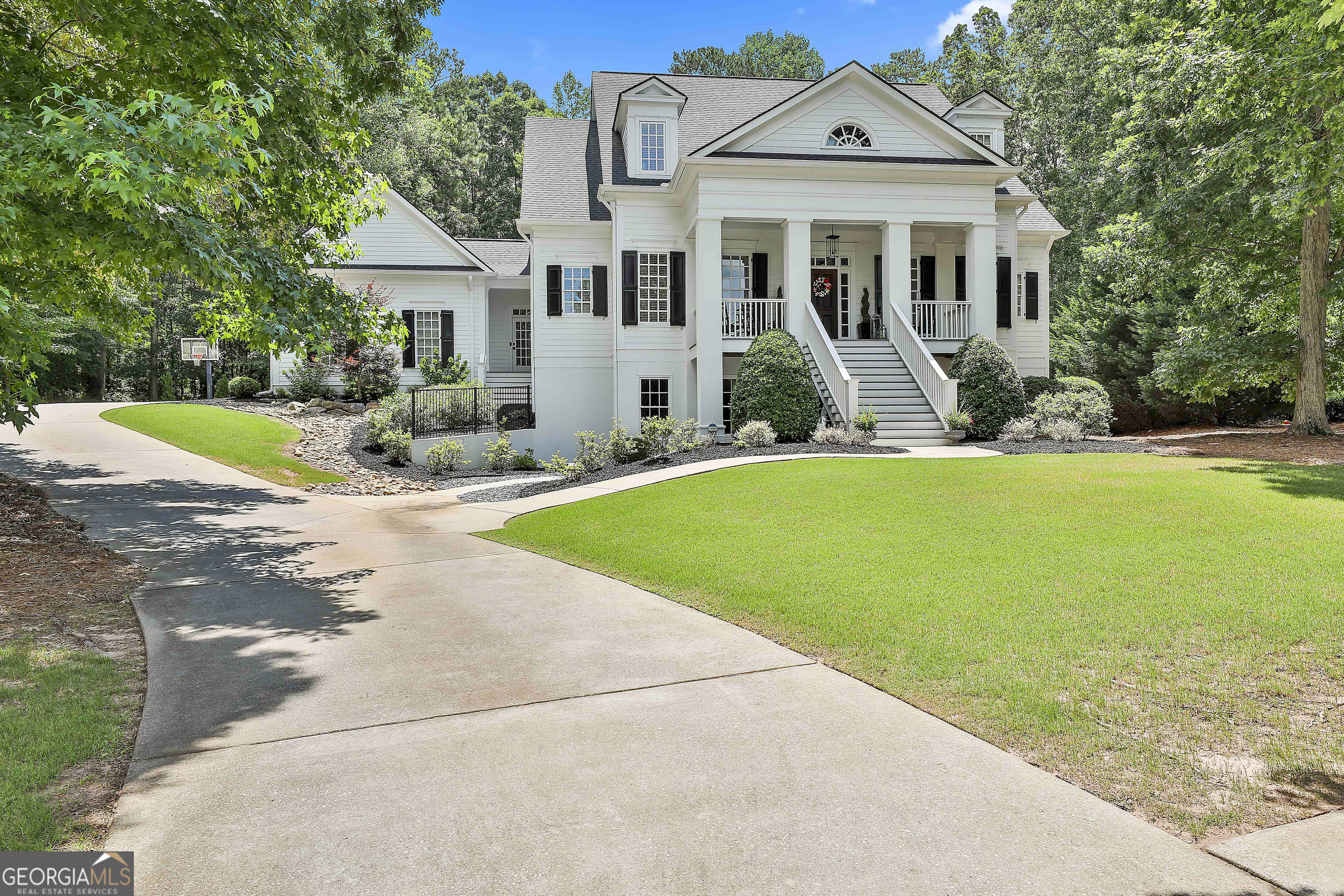 275 Sidney LN