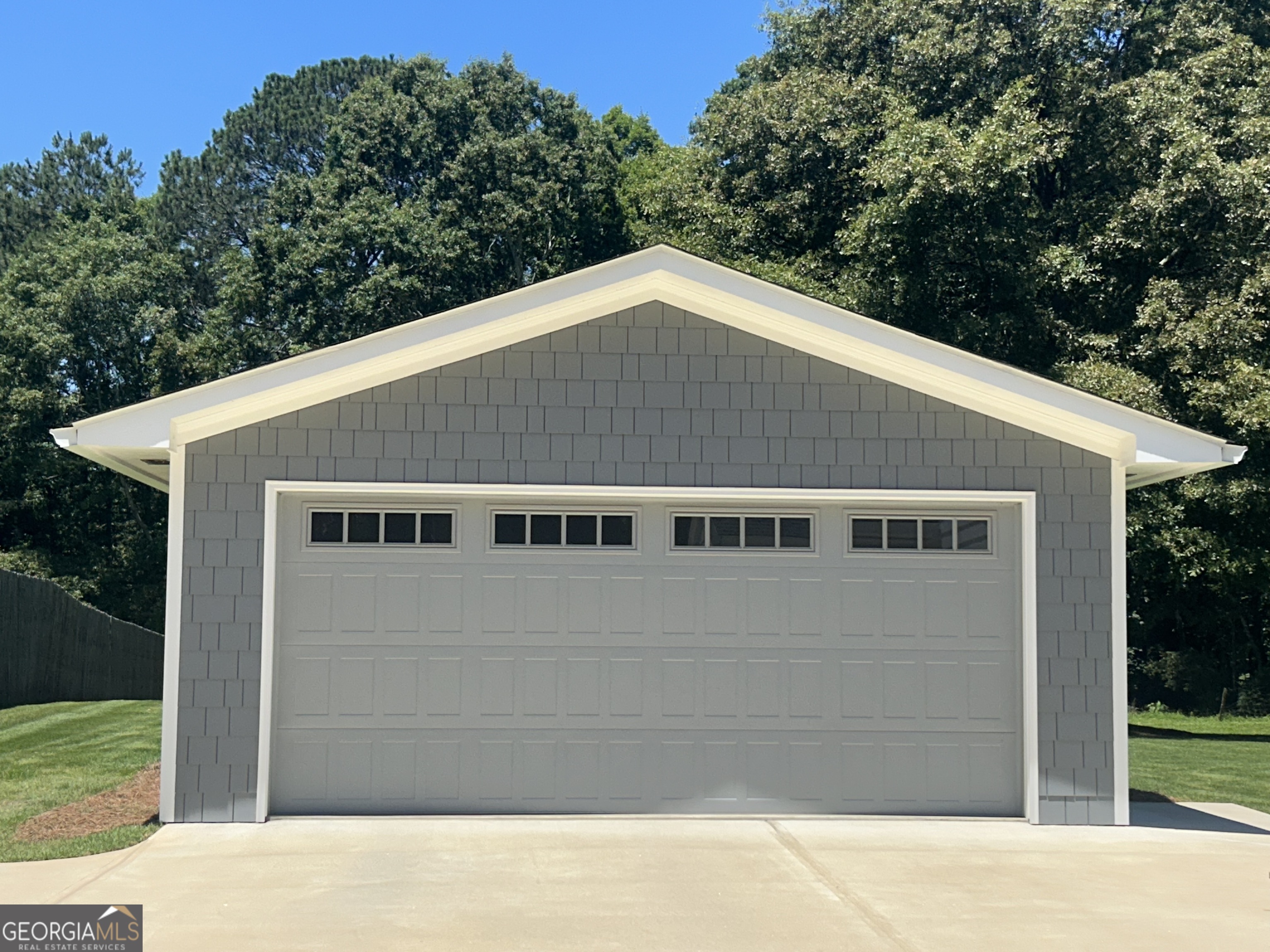 272 Lakeview DR