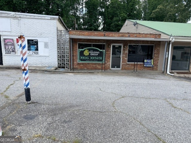 283 N Main ST