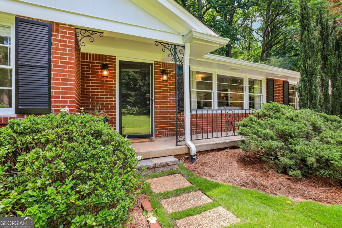 2233 Clairmont RD NE
