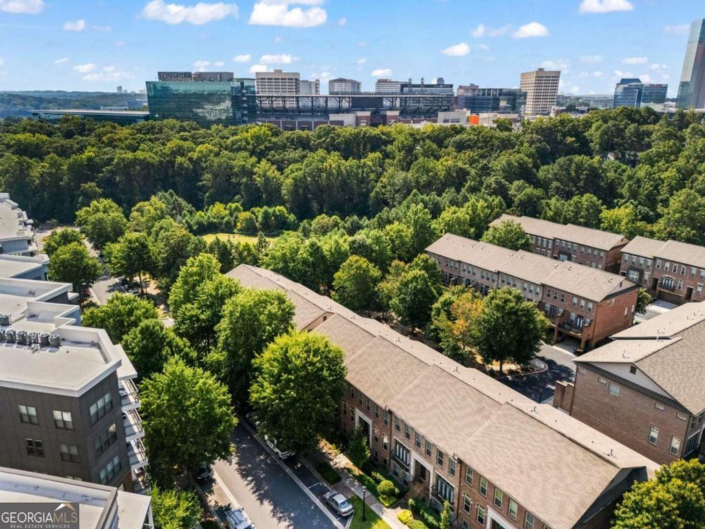 Photo of 2560 Crescent Park Court, Atlanta, GA 30339 (MLS # 10625129)