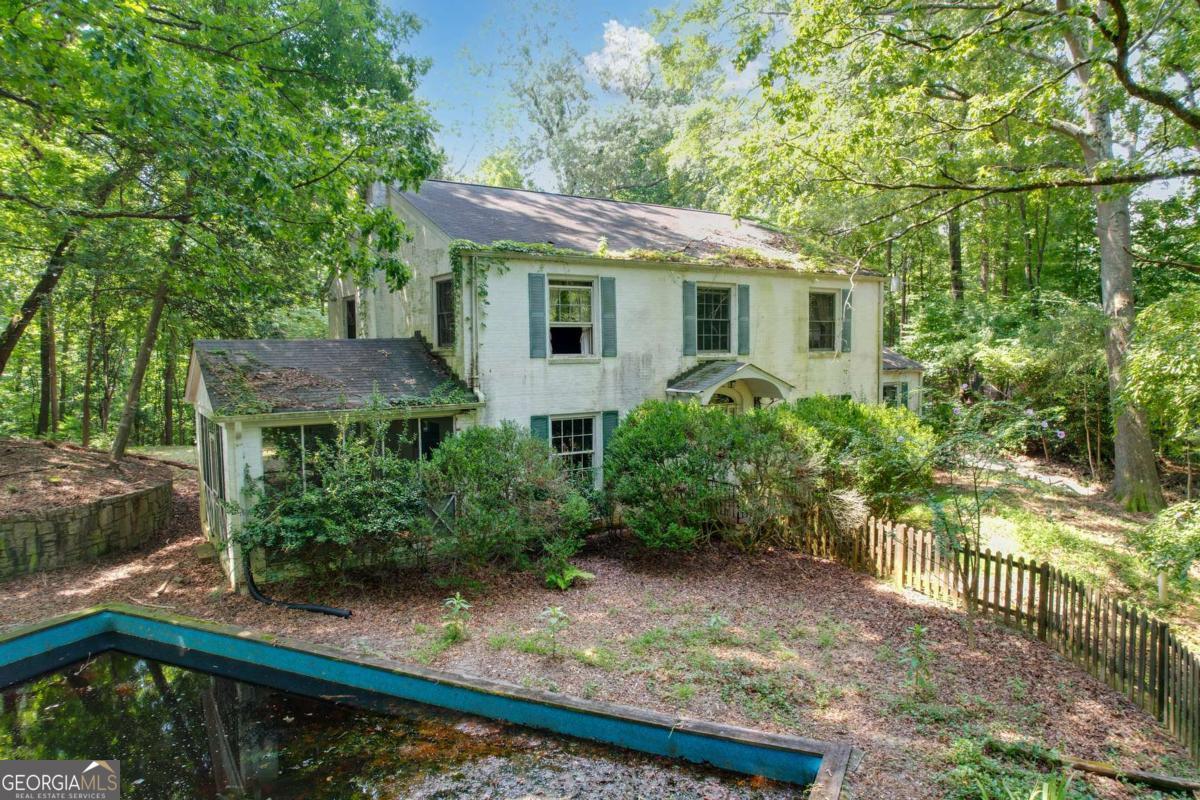 1700 W Paces Ferry RD NW