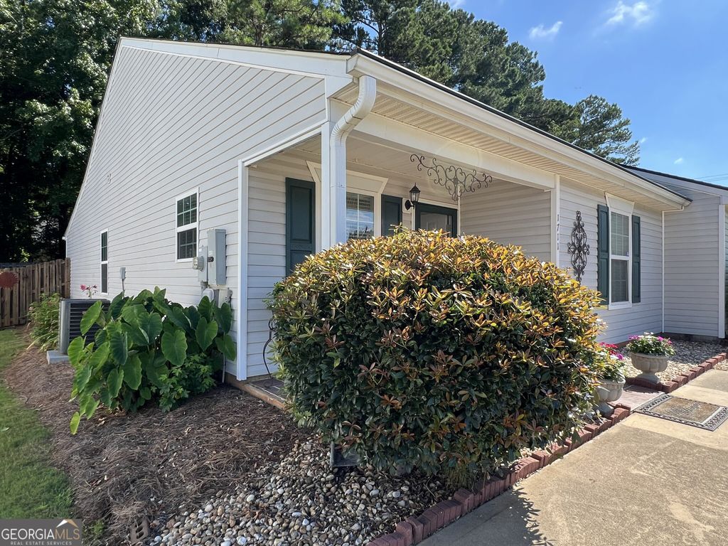 Photo of 1711 Summerwoods Lane, Griffin, GA 30224 (MLS # 10733739)