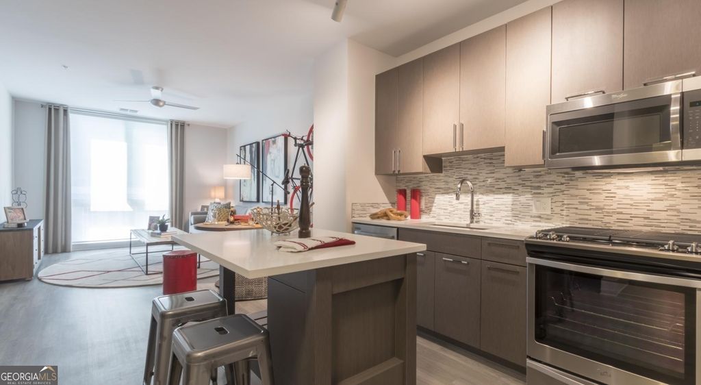 Photo of 95 8th Street NW #301, Atlanta, GA 30309 (MLS # 10755227)