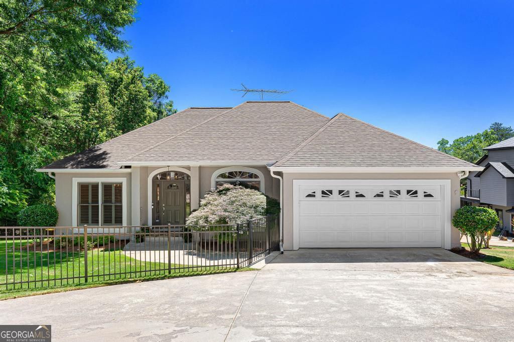 Photo of 166 Knox Circle, Lavonia, GA 30553 (MLS # 10766359)