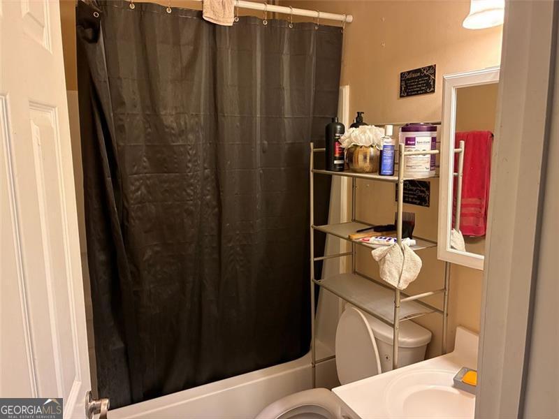 195 SYCAMORE DR E33