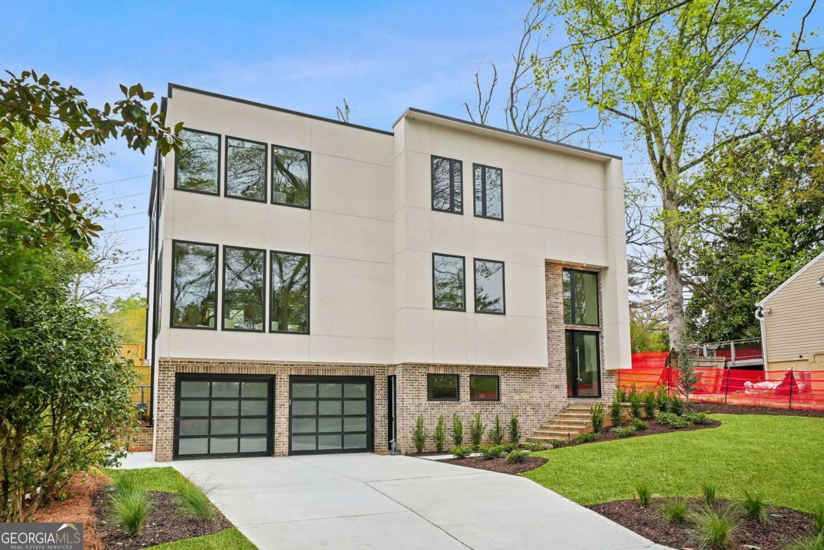 1260 Kingsley CIR NE