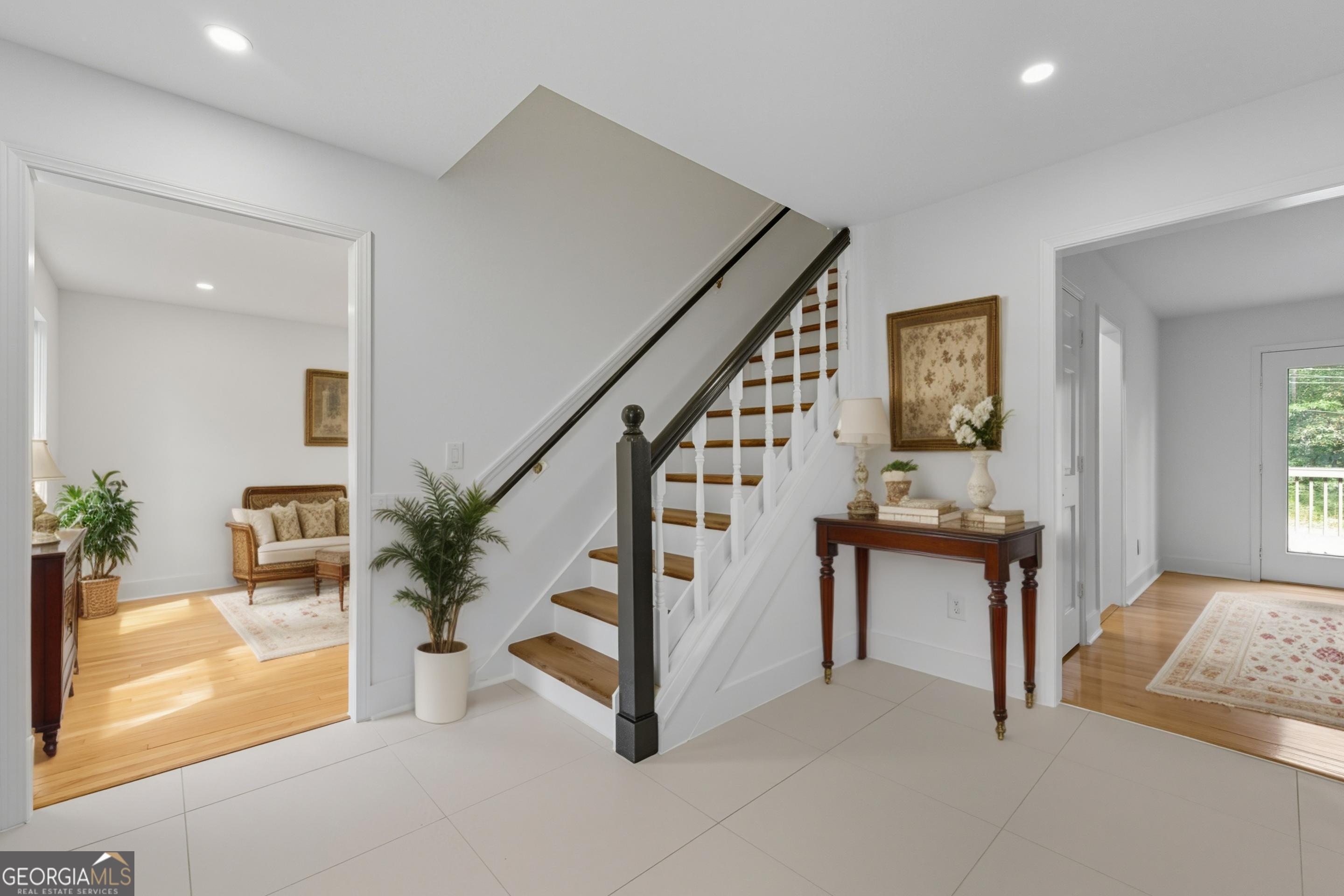 51 Queen Anne DR SE