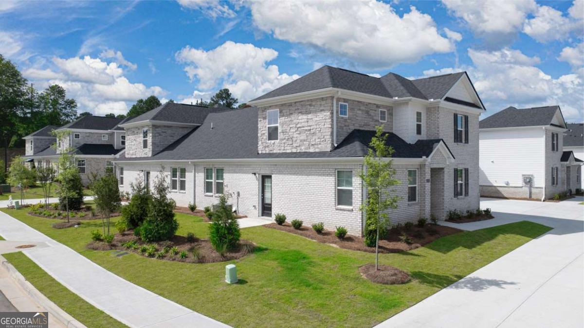 556 SILVER MOON DR