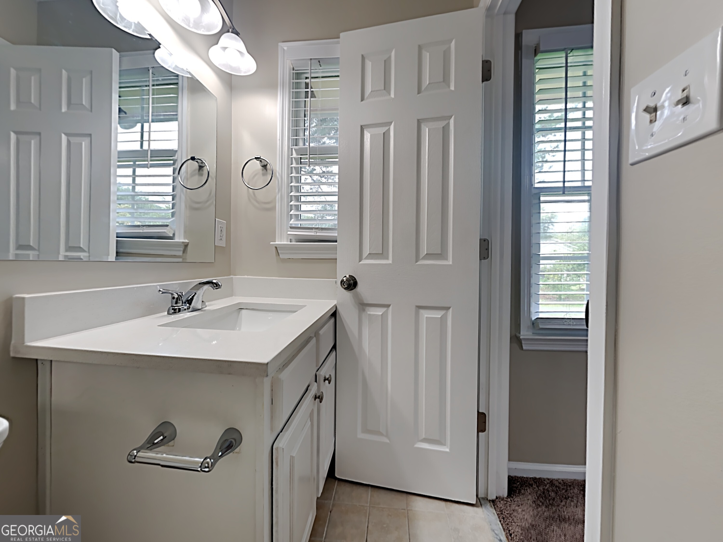 551 Village Green CT SW