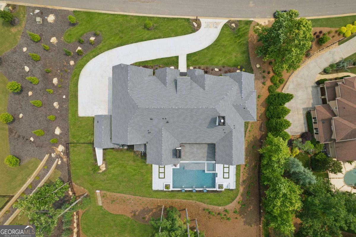 245 Traditions DR