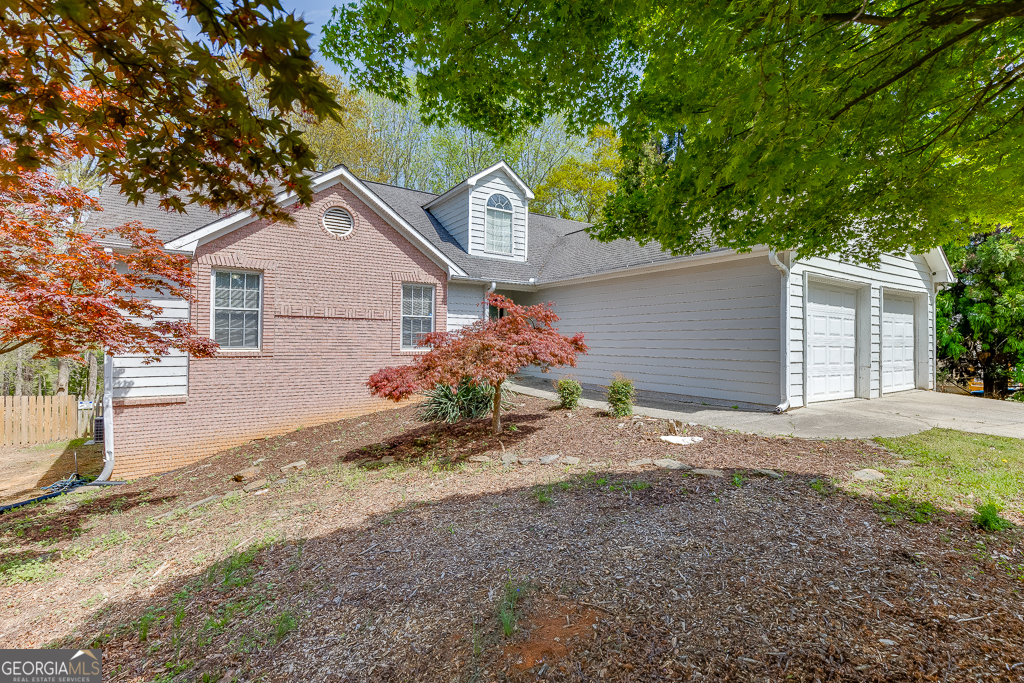 1545 Smoke Hill DR