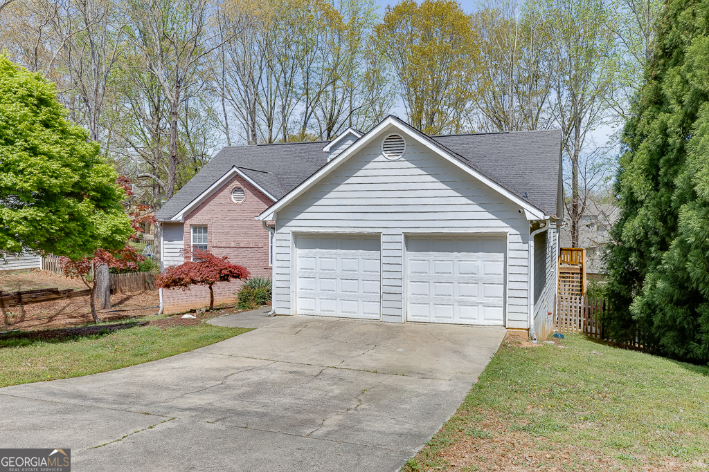 1545 Smoke Hill DR