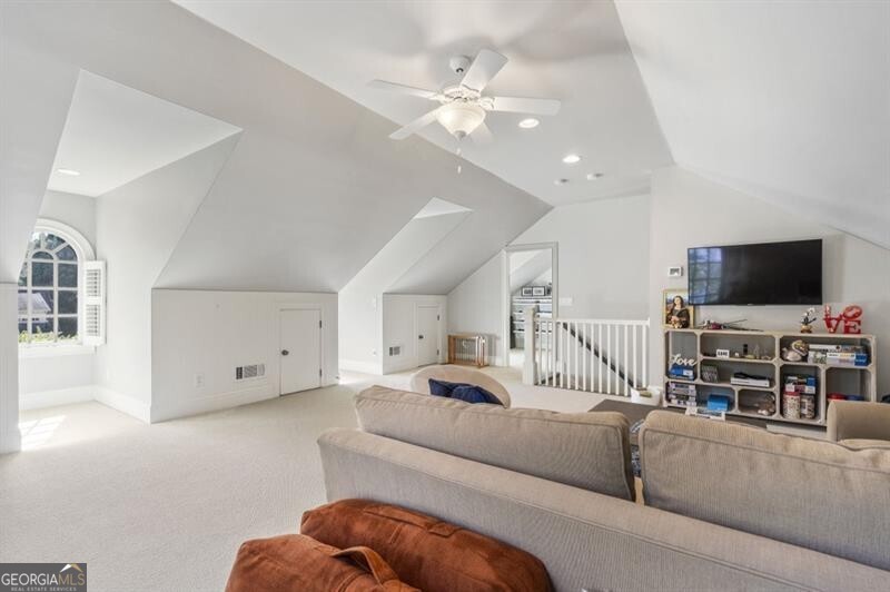 Ivy Knoll - Residential
