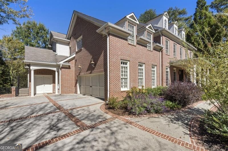 Ivy Knoll - Residential