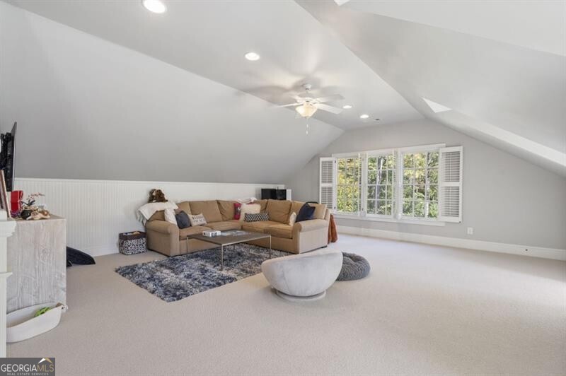 Ivy Knoll - Residential