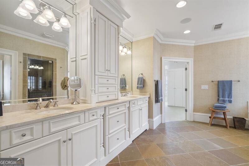Ivy Knoll - Residential