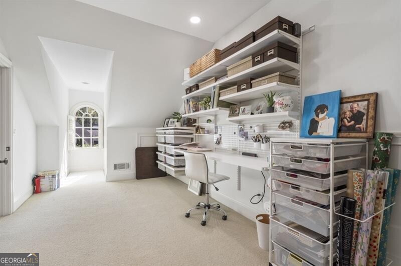 Ivy Knoll - Residential