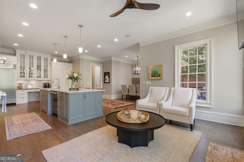 Ivy Knoll - Residential