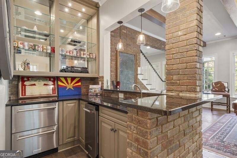 Ivy Knoll - Residential