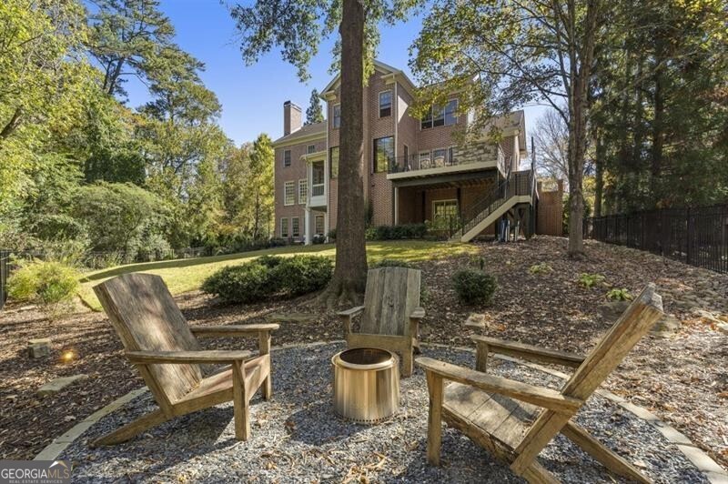 Ivy Knoll - Residential