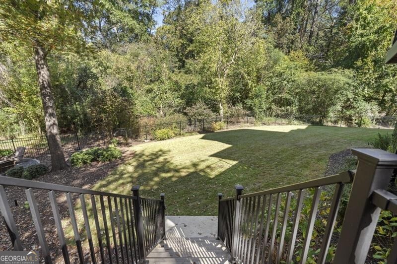 Ivy Knoll - Residential