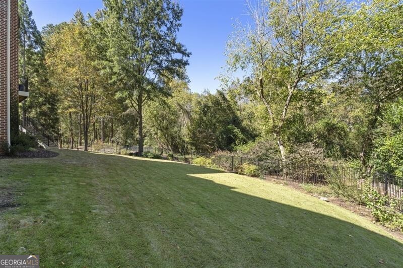 Ivy Knoll - Residential