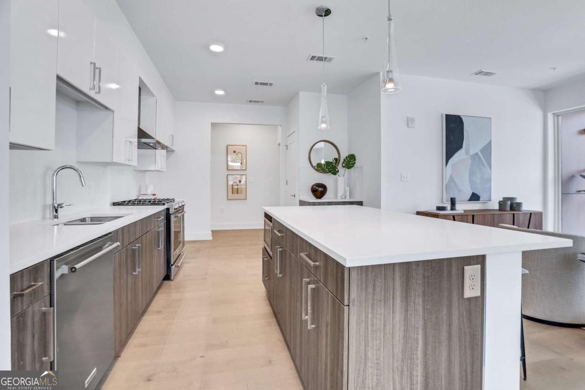 775 Juniper ST NE 327