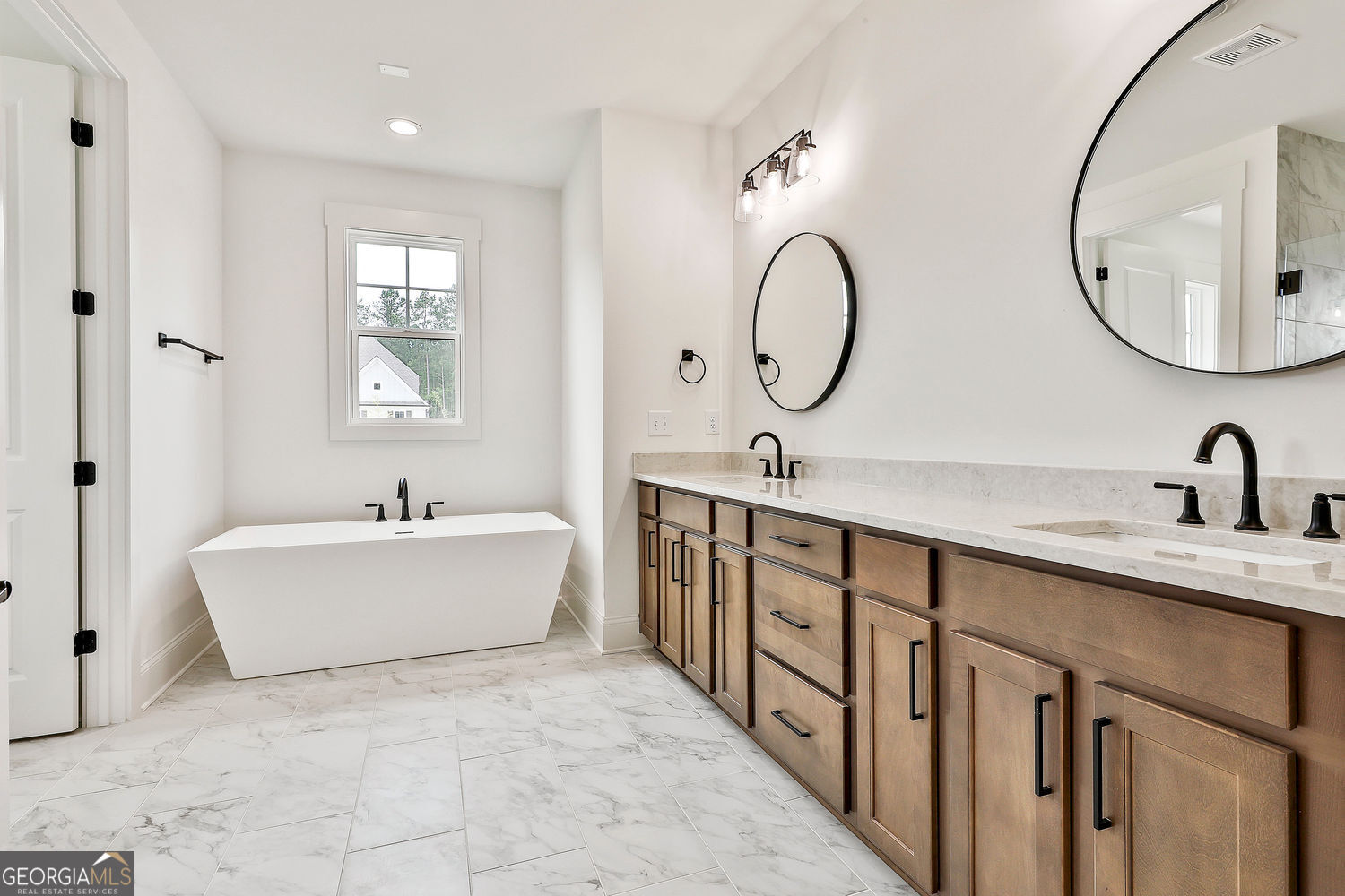 Fayetteville, Georgia 30215, United States, 4 Bedrooms Bedrooms, ,4 BathroomsBathrooms,Residential,Active,7247