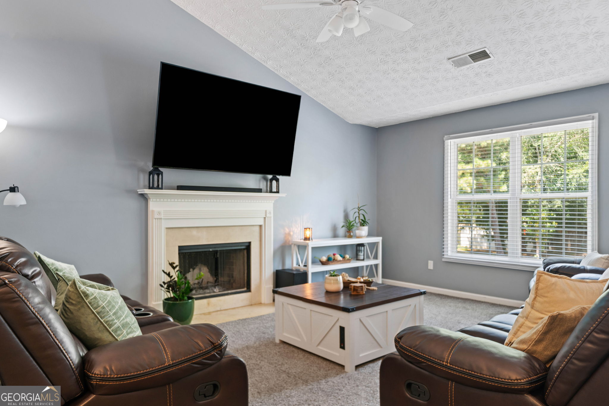 11 Dewey DR