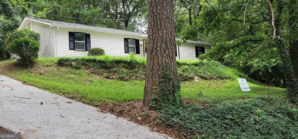 Photo of 2888 Parrott Avenue NW, Atlanta, GA 30318 (MLS # 10822120)