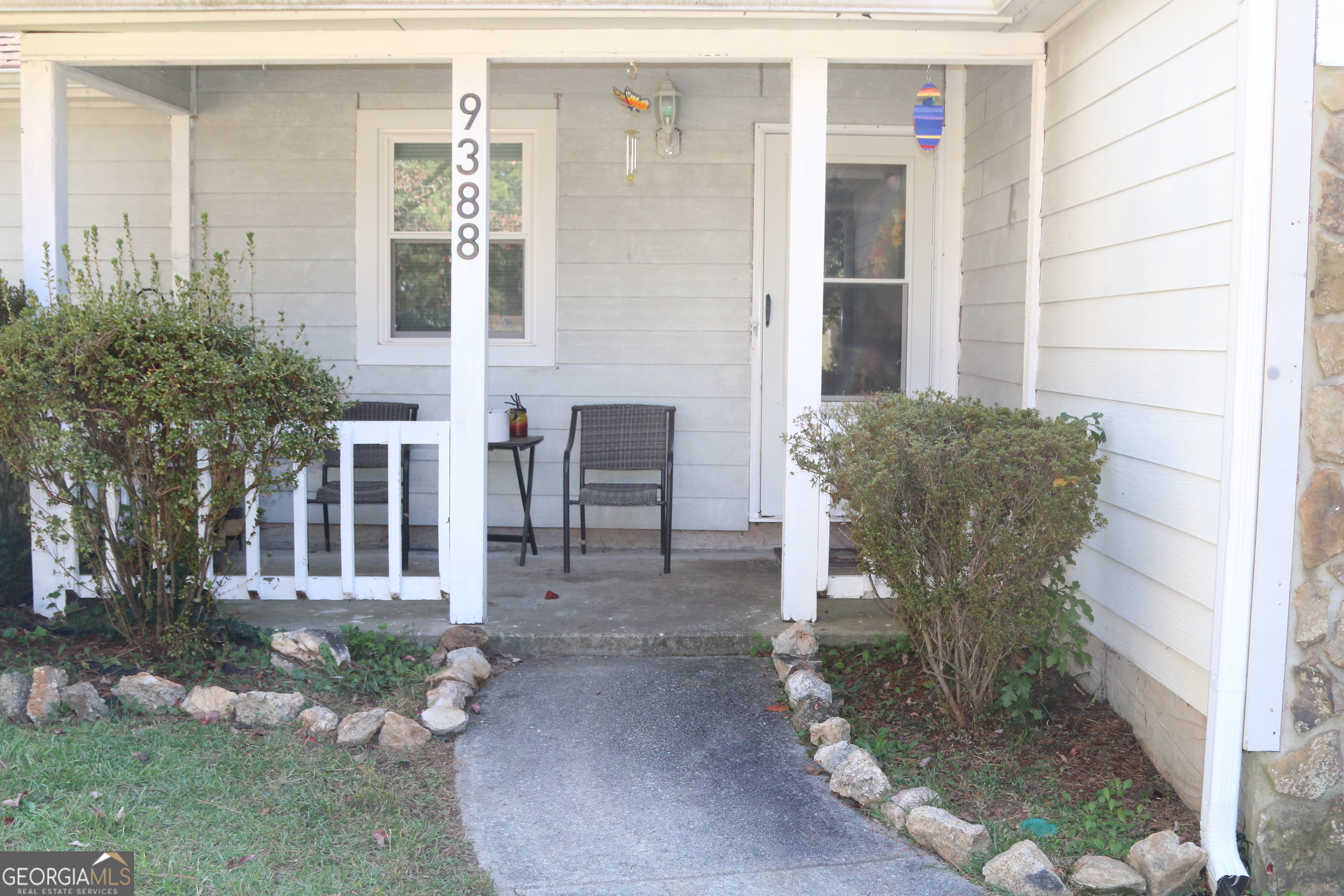 Here's a polished listing description for **9388 Crest Knoll Court, Jonesboro, GA**: --- **Welcome to 9388 Crest Knoll Court!** This charming home is nestled on a quiet cul-de-sac in a well-established Jonesboro neighborhood. Featuring 3 spacious bedrooms and 2 full baths, this property offers the perfect balance of comfort and functionality. Step inside to an inviting open living area with vaulted ceilings, a cozy fireplace, and plenty of natural light. The kitchen boasts ample cabinet space, modern appliances, and a convenient dining area ideal for family meals or entertaining. The primary suite includes a walk-in closet and a private bath, while the additional bedrooms are generously sized and versatile for family, guests, or a home office. Outside, enjoy a large backyard perfect for kids, pets, or weekend gatherings. A garage provides extra storage and parking convenience. Located just minutes from Fayette Pavillion and major highways this home offers both peace and accessibility. Don't miss your chance to own this move-in ready home in Jonesboro-schedule your showing today!