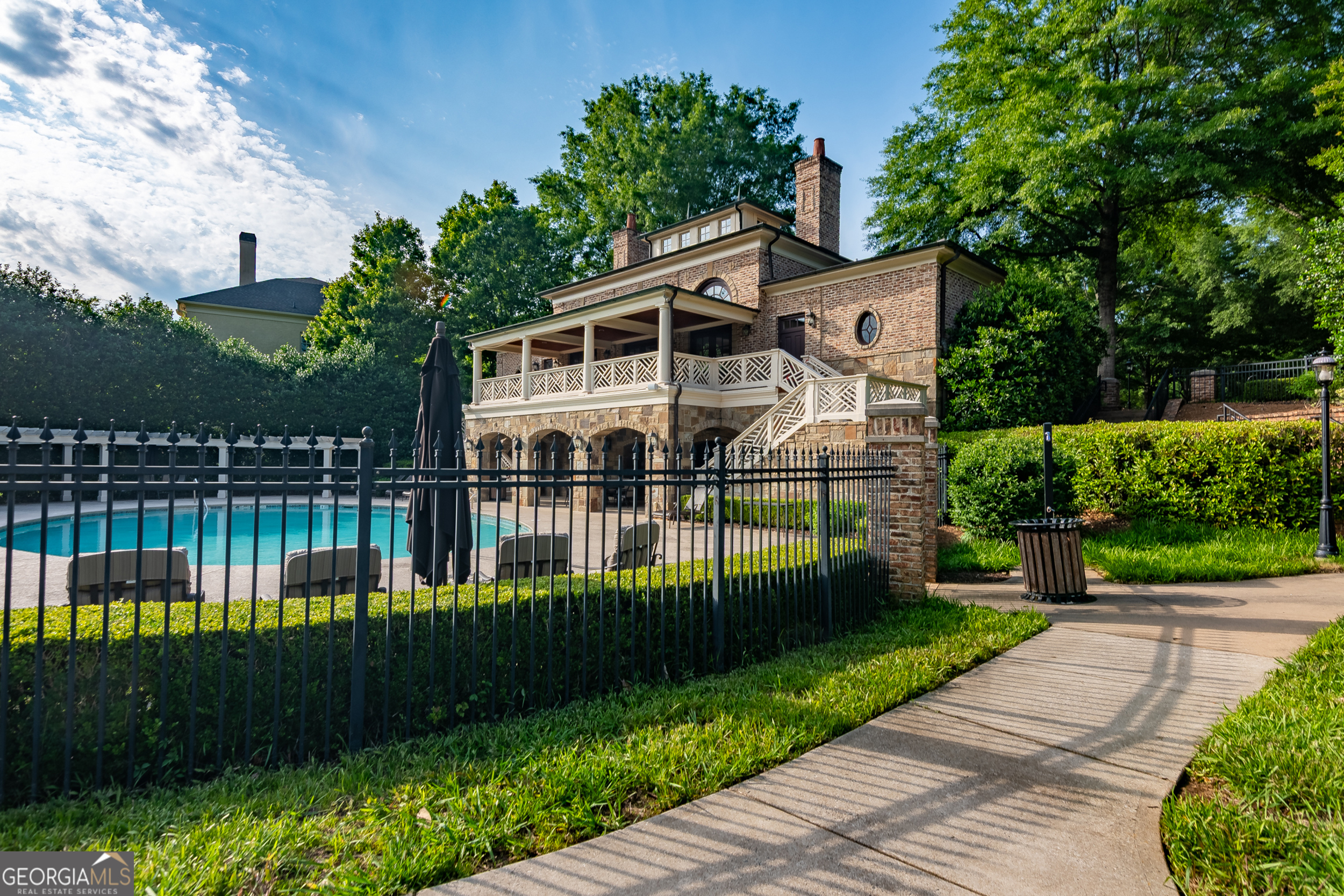 Northgate at Ellard - Residential Income