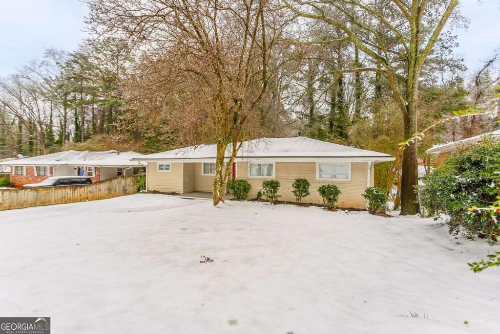 Photo of 2792 Plantation Drive, Atlanta, GA 30344 (MLS # 10709234)